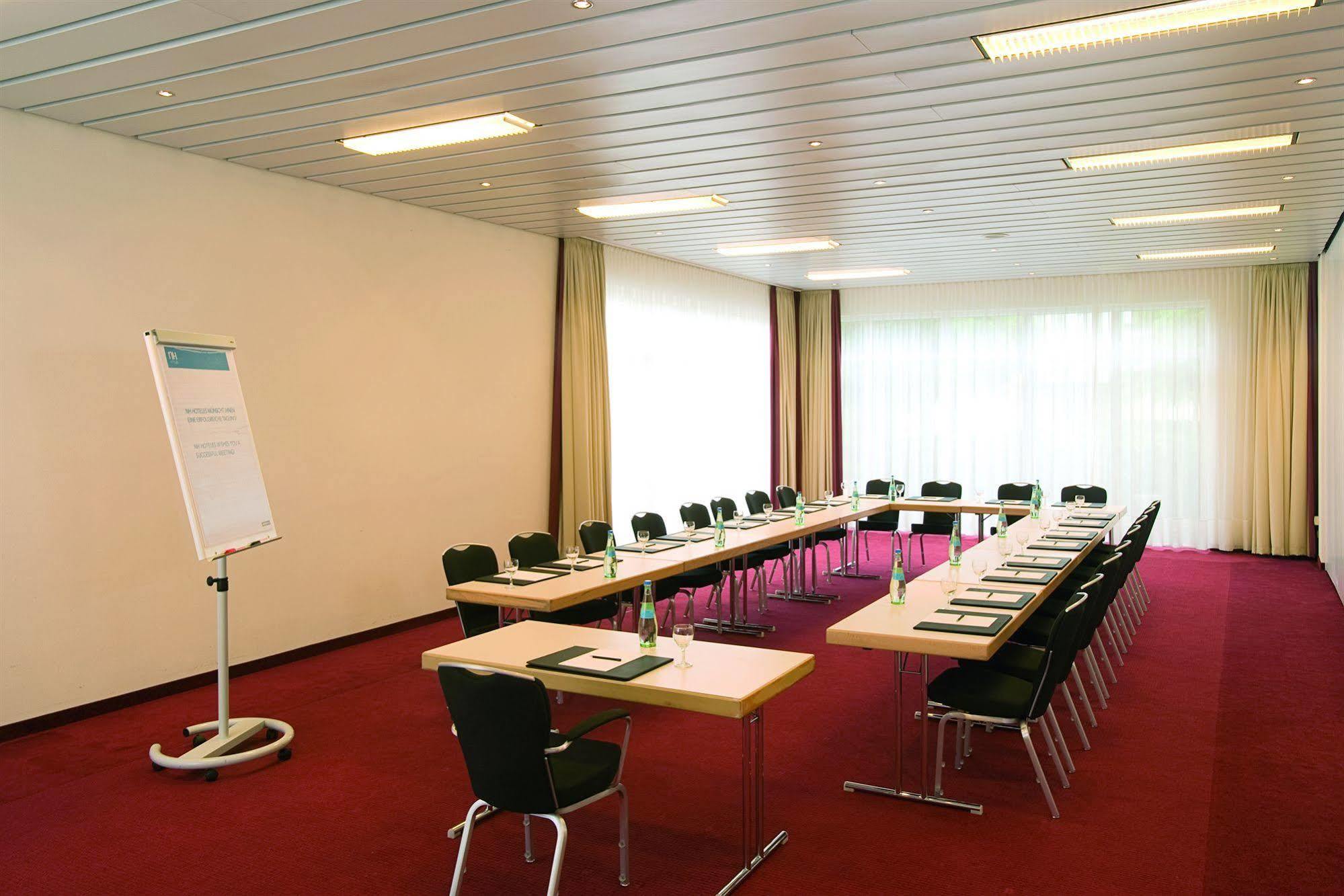 Nh Berlin Potsdam Conference Center Kleinmachnow Exterior foto